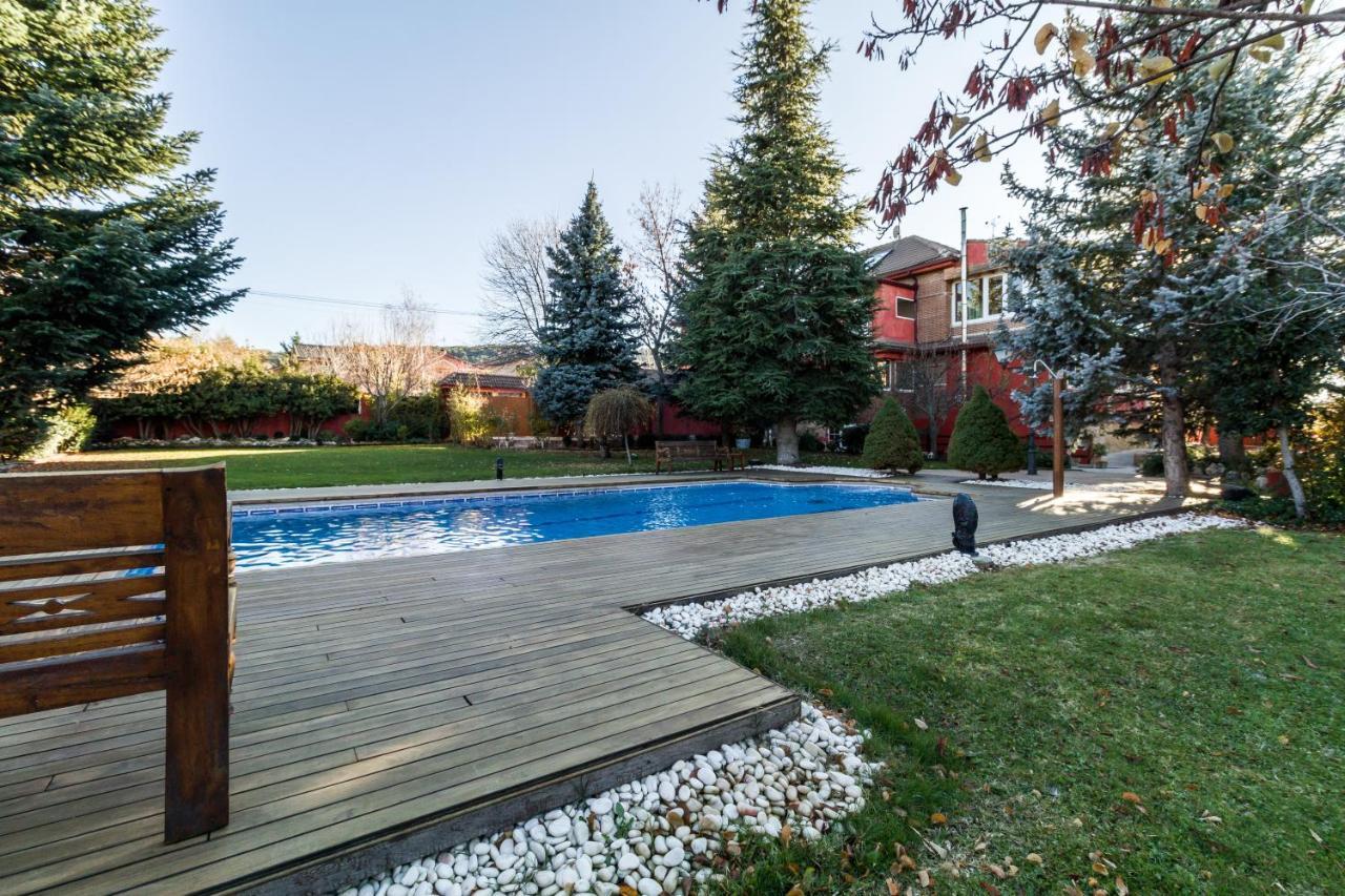 B&B Concha Becerril de la Sierra Exteriör bild
